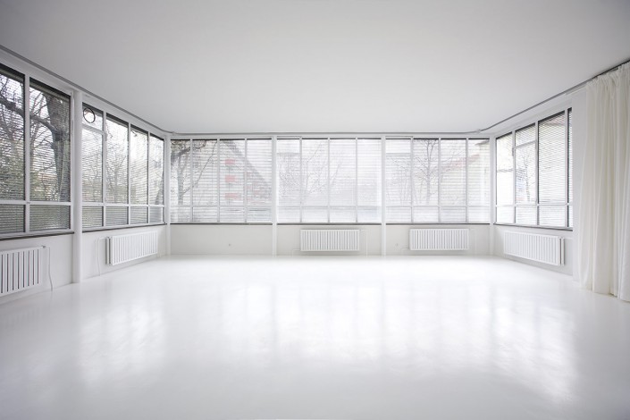 studio windows rental studio munich schalterhalle